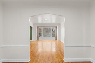 8142 S Yates Blvd in Chicago, IL - Building Photo - Building Photo