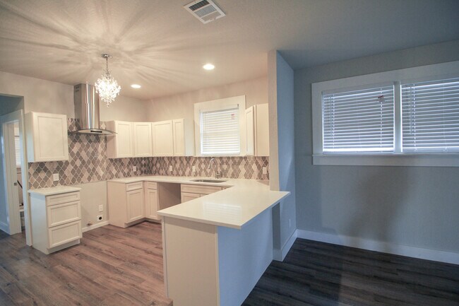 1138 Iowa St in San Antonio, TX - Building Photo - Building Photo
