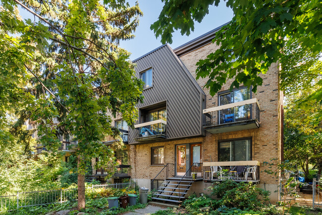 2332 Saint-Jacques Rue in Montréal, QC - Building Photo - Primary Photo