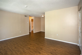 Skye Oaks in Brandon, FL - Building Photo - Interior Photo