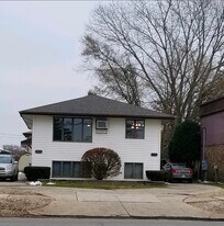 9431 Kennedy Ave in Highland, IN - Building Photo