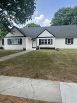 121 University Blvd in Glassboro, NJ - Building Photo