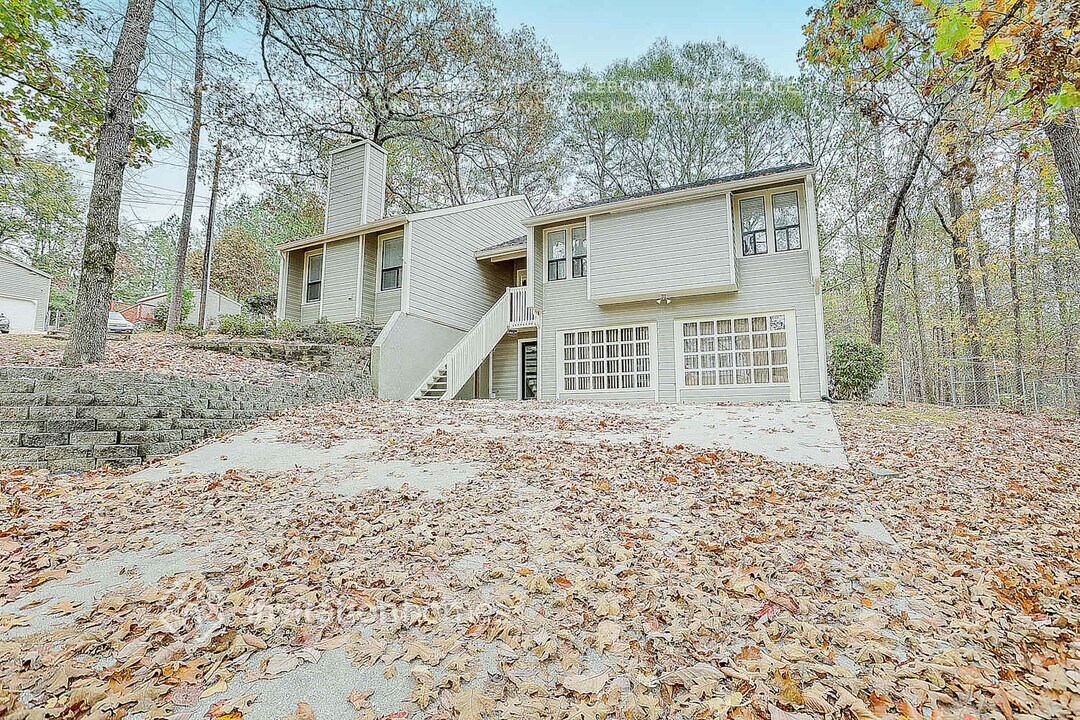 6132 Lakeshore Dr SE in Mableton, GA - Building Photo