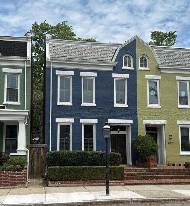 2218 Floyd Ave in Richmond, VA - Building Photo