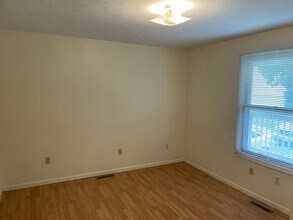 813-813 W Poplar St in Springfield, MO - Building Photo - Building Photo