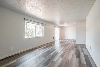 3609 White Oak Ct NE in Salem, OR - Building Photo - Building Photo