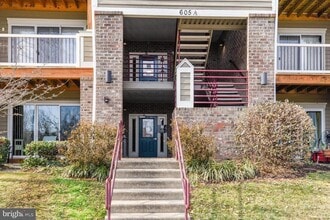 605 Admiral Dr, Unit 202 in Annapolis, MD - Building Photo - Building Photo