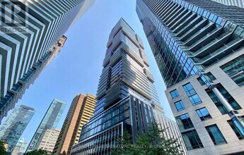 55 Charles St E in Toronto, ON - Building Photo - Building Photo