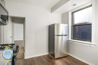 1022 E Hyde Park Blvd in Chicago, IL - Building Photo - Building Photo