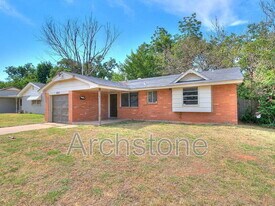 3217 Overland Dr in Del City, OK - Building Photo