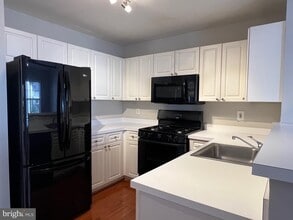 5573 Seminary Rd-Unit -413 in Falls Church, VA - Building Photo - Building Photo