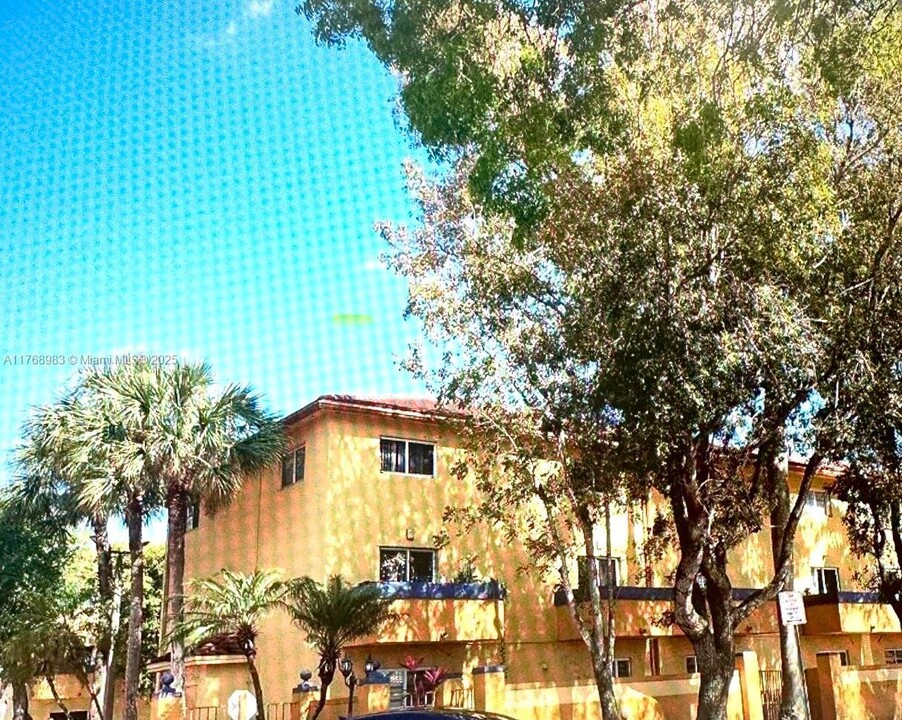 14910 SW 82nd Terrace in Miami, FL - Building Photo