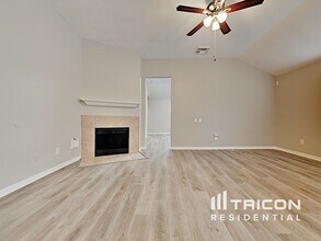 15931 Imperial Forest Ln in Houston, TX - Building Photo - Building Photo
