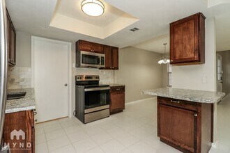 7413 Waterway Dr in Fort Worth, TX - Foto de edificio - Building Photo