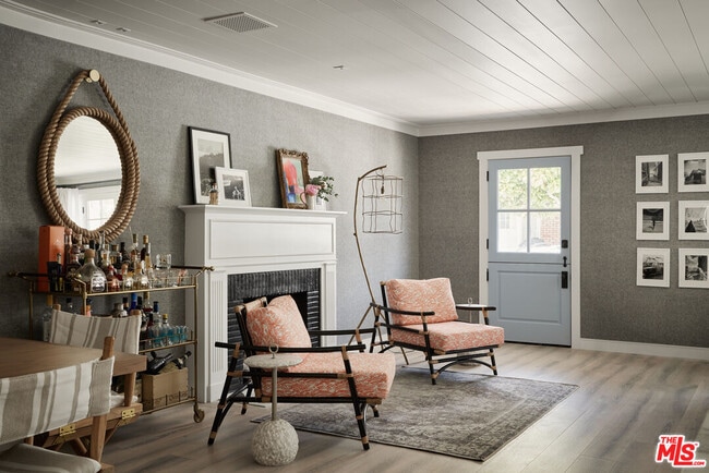 204 Pearl Ave in Newport Beach, CA - Building Photo - Building Photo