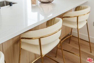 1954 S Garth Ave in Los Angeles, CA - Foto de edificio - Building Photo