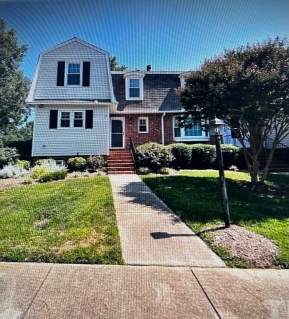 property at 901 Hampshire Ct