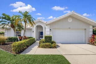 6409 Stone River Rd in Bradenton, FL - Building Photo