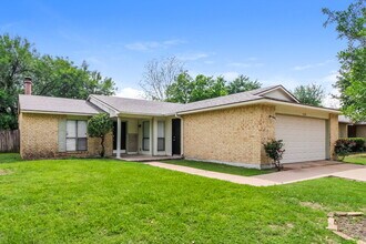 17319 Northern Star Dr in Houston, TX - Building Photo - Building Photo