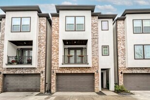 5932 Petty St in Houston, TX - Building Photo