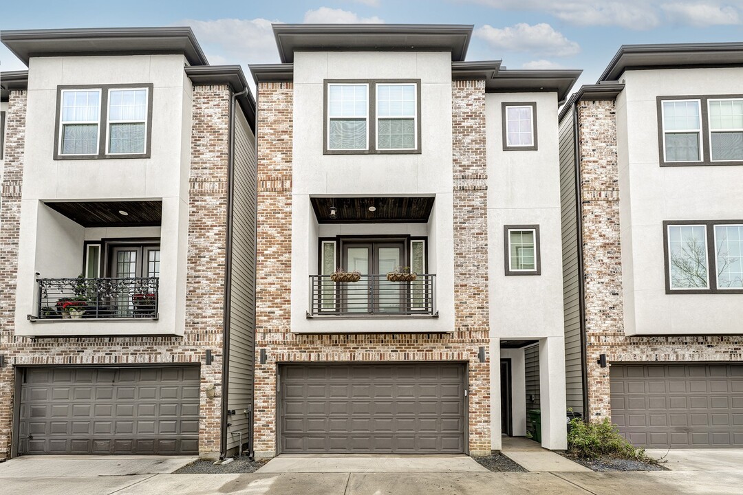 5932 Petty St in Houston, TX - Building Photo