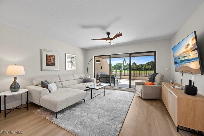 6360 Pelican Bay Blvd in Naples, FL - Building Photo - Building Photo
