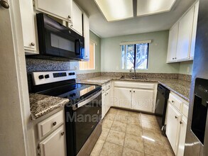 12260 Corte Sabio in San Diego, CA - Building Photo - Building Photo