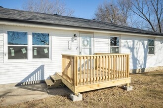 122 Willa Ln in Windsor, MO - Building Photo - Building Photo