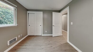 1105 S Woodlawn St in Tacoma, WA - Building Photo - Building Photo