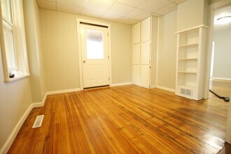101 Short St, Unit Lower in Rock Springs, WI - Building Photo - Building Photo
