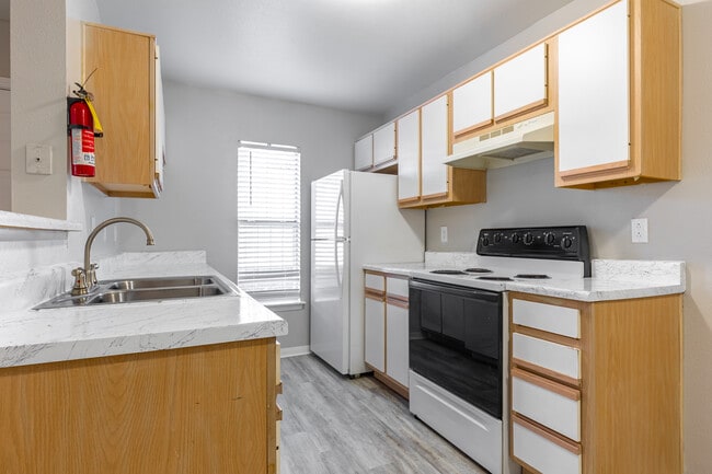 Grace Townhomes in Ennis, TX - Foto de edificio - Interior Photo