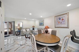 240 Medallion Blvd, Unit A in Madeira Beach, FL - Building Photo - Building Photo