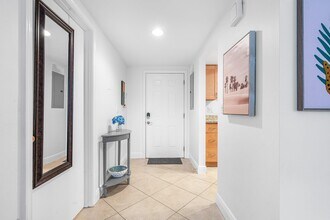 11863 Wimbledon Cir in Wellington, FL - Building Photo - Building Photo