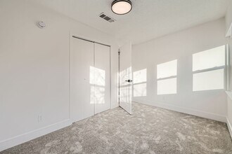 906 W 26th St in Minneapolis, MN - Building Photo - Building Photo