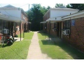 Manassas Apartments in Memphis, TN - Building Photo - Building Photo