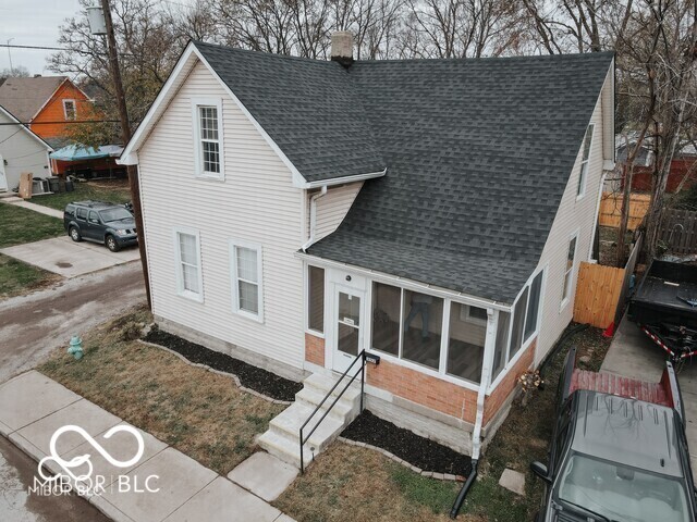 property at 352 W 28th St