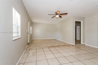 438 SE Streamlet Ave in Port St. Lucie, FL - Building Photo - Building Photo