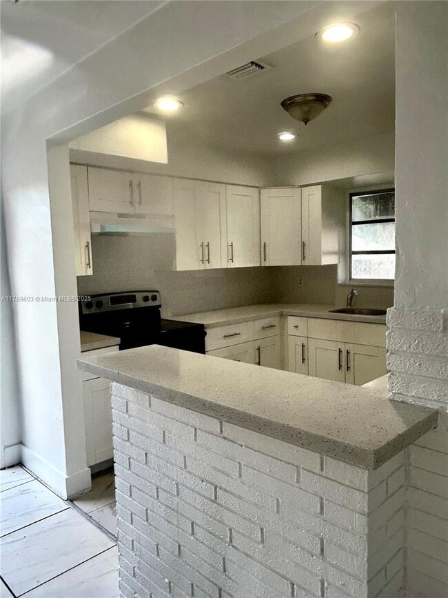 2846 Fletcher St in Hollywood, FL - Building Photo - Building Photo