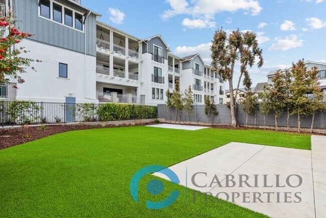 885 Home Ave in Carlsbad, CA - Building Photo - Building Photo