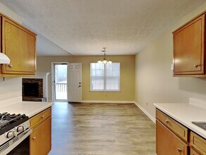 411 Fieldgreen Dr in Jonesboro, GA - Foto de edificio - Building Photo