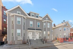 6 W Cottage St in Boston, MA - Building Photo