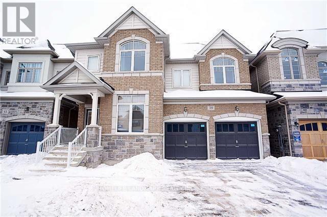 39 Briarfield Ave in East Gwillimbury, ON - Building Photo - Building Photo