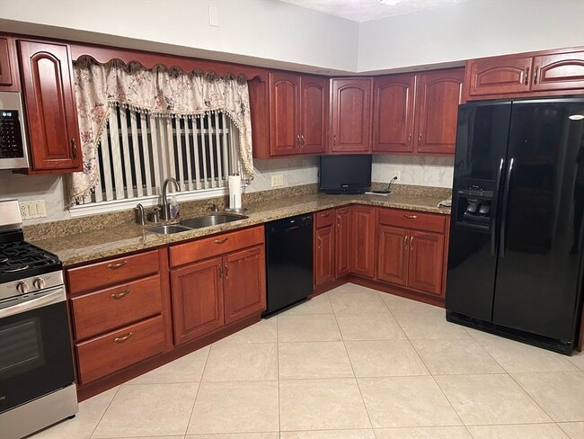 58 Maple St in Malden, MA - Building Photo - Building Photo