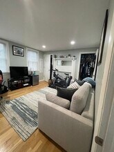 117 Gore St, Unit 1 in Cambridge, MA - Foto de edificio - Building Photo