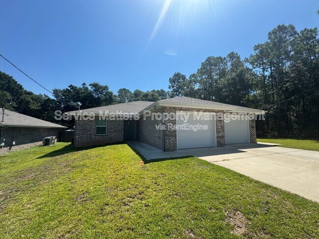 6850 Stirrup Ln in Milton, FL - Building Photo - Building Photo