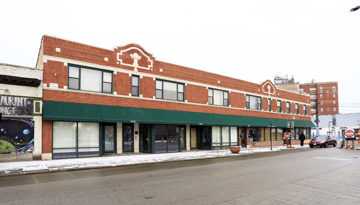 2916-2926 E 79th St in Chicago, IL - Foto de edificio