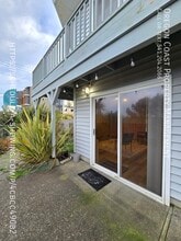 839 SW 2nd St in Newport, OR - Foto de edificio - Building Photo