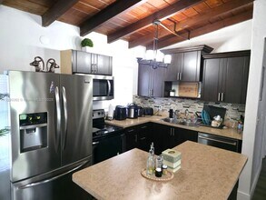 712 SW 22nd Terrace in Fort Lauderdale, FL - Building Photo - Building Photo
