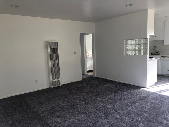 744 Pier Ave in Santa Monica, CA - Building Photo - Building Photo