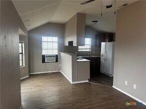 1451 Offermann Hill Rd in San Marcos, TX - Building Photo - Building Photo